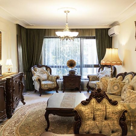 Central Luxury Antique Apartment Varna Buitenkant foto